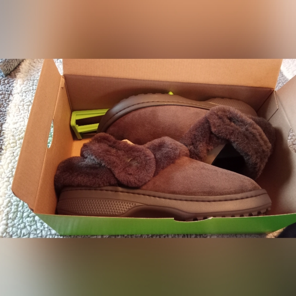 Classic Unforgettable Vegan Suede Clogs - Picture 9 of 11